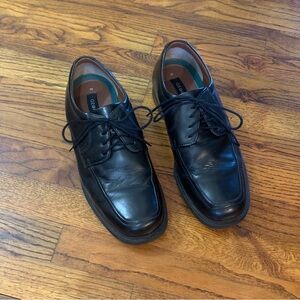 George Oxford Business Casual Dress Shoes
Black
Men’s Size 10
Smoke Free Home